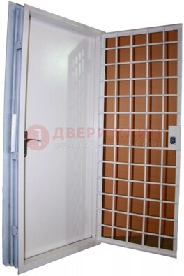 Белая стальная бронированная дверь с нитроэмалью ДБ-7 в Серпухове