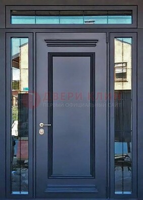 Черная металлическая дверь с фрамугой и филенкой ДФГ-19 в Серпухове