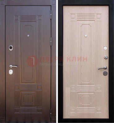 Коричневая входная дверь с МДФ ДМ-173 для кирпичного дома в Серпухове
