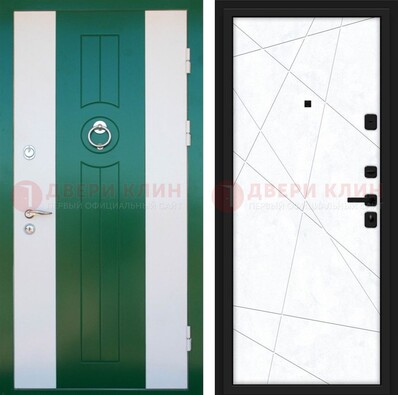 Зеленая железная дверь с панелями МДФ ДМ-369 в Серпухове