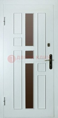 Белая стальная дверь с МДФ и декоративными вставками ДМ-62 в Серпухове
