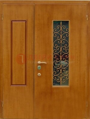 Входная дверь Дверь со вставками из стекла и ковки ДПР-20 в холл в Серпухове