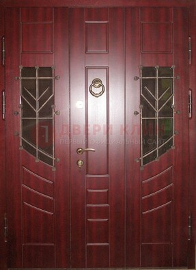 Парадная дверь со вставками из стекла и ковки ДПР-34 в загородный дом в Серпухове