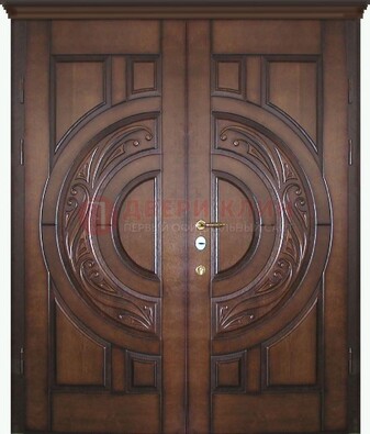 Утепленная коричневая стальная парадная дверь ДПР-51 в Серпухове