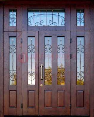 Парадная дверь с прямоугольными стеклянными вставками ДПР-5 для частного дома в Серпухове