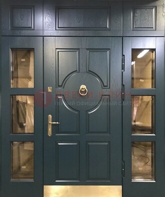 Стальная парадная дверь ДПР-64 со стеклопакетом в Серпухове