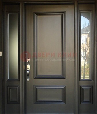 Парадная дверь с отделкой массив ДПР-65 в загородный дом в Серпухове