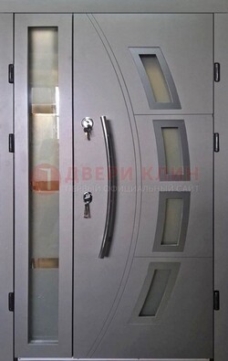 Серая железная дверь для дома со стеклом ДС-17 в Серпухове