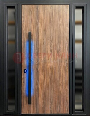 Коричневая металлическая дверь со стеклом ДС-69 в Серпухове