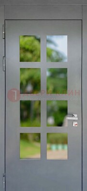 Серая металлическая дверь со стеклом ДС-78 в Серпухове