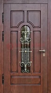 Cтальная дверь со стеклом и ковкой в коричневом цвете ДСК-119 в Серпухове