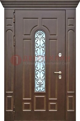 Коричневая железная дверь со стеклом ковкой для частного дома ДСК-133 в Серпухове