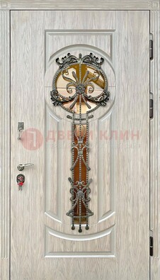 Светлая железная дверь со стеклом ковкой для коттеджа ДСК-134 в Серпухове