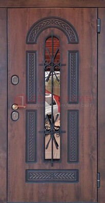 Железная дверь со стеклом и ковкой и узором ДСК-150 в Серпухове