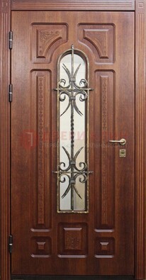 Тяжелая стальная дверь со стеклом и ковкой ДСК-42 в Серпухове