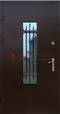 Надежная металлическая дверь со стеклом и ковкой ДСК-47 в Серпухове