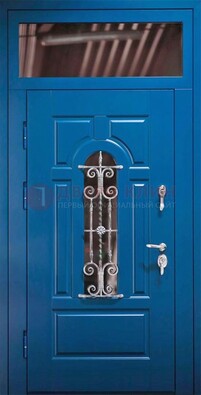 Синяя железная филенчатая дверь со стеклом и ковкой ДСК-97 в Серпухове