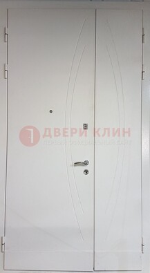 Белая тамбурная дверь ДТМ-31 в Серпухове