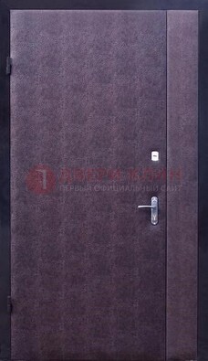 Бордовая металлическая тамбурная дверь ДТМ-3 в Серпухове