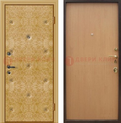 Светлая металлическая дверь с винилискожей ДВ-34 в Серпухове