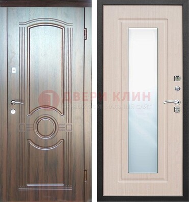 Светло-коричневая дверь c виноритом с узором и филенчатой МДФ ДЗ-120 в Серпухове