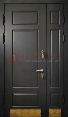 Черная полуторная железная дверь для частного дома ПЛ-2 в Серпухове