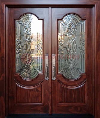Классическая железная дверь с массивом дуба для входа ВЖ-23 в Серпухове